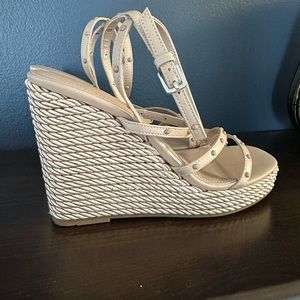 Marc fisher wedge heels